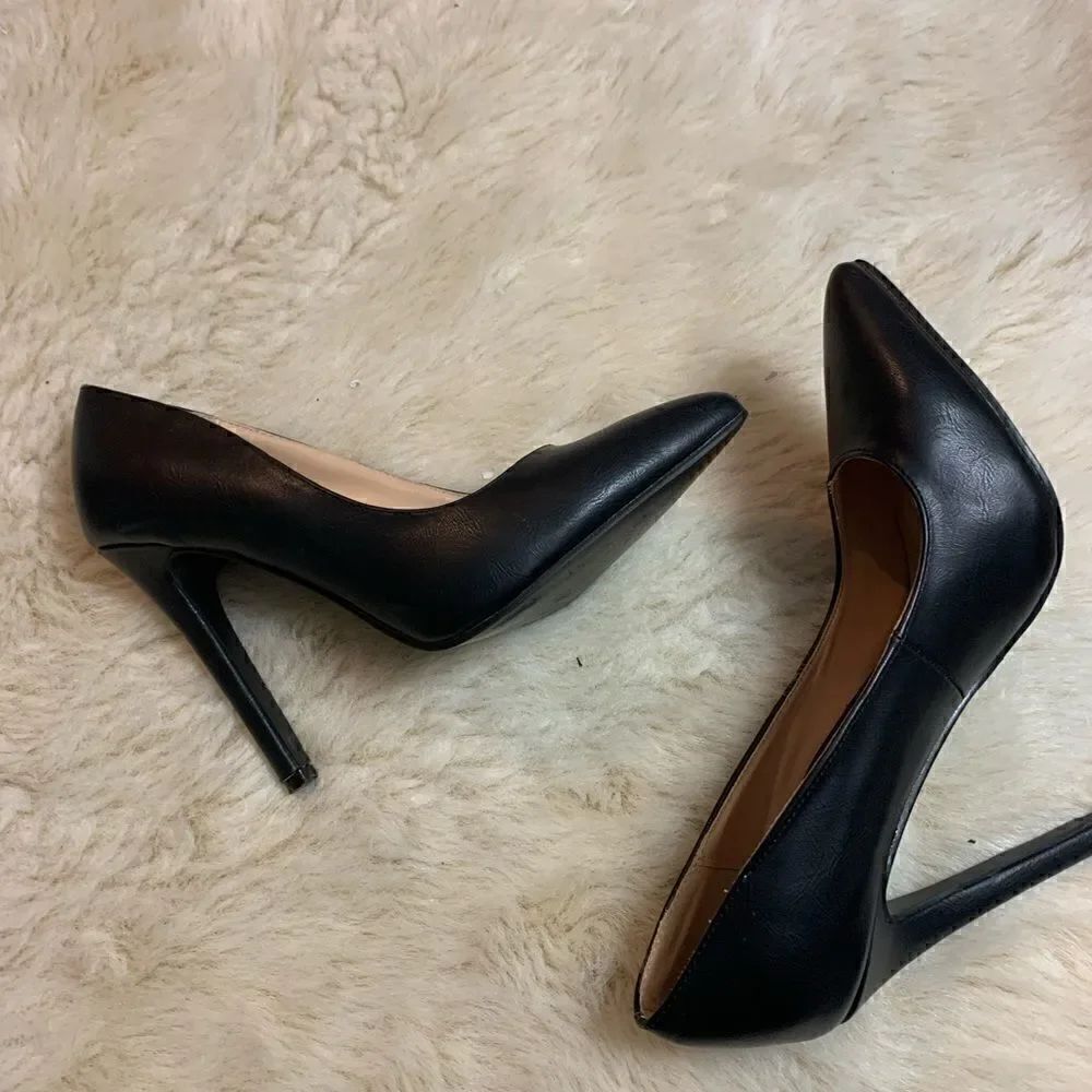 Journee Collection Black Heels size 7 - Picture 7 of 8